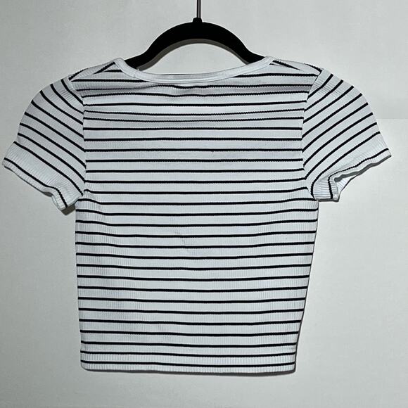 Aura Short Sleeve Striped Ribbed Pullover Cropped Top Black White Womens Size SM - Picture 3 of 5